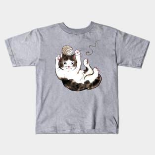 Cat play with wool ball Kids T-Shirt